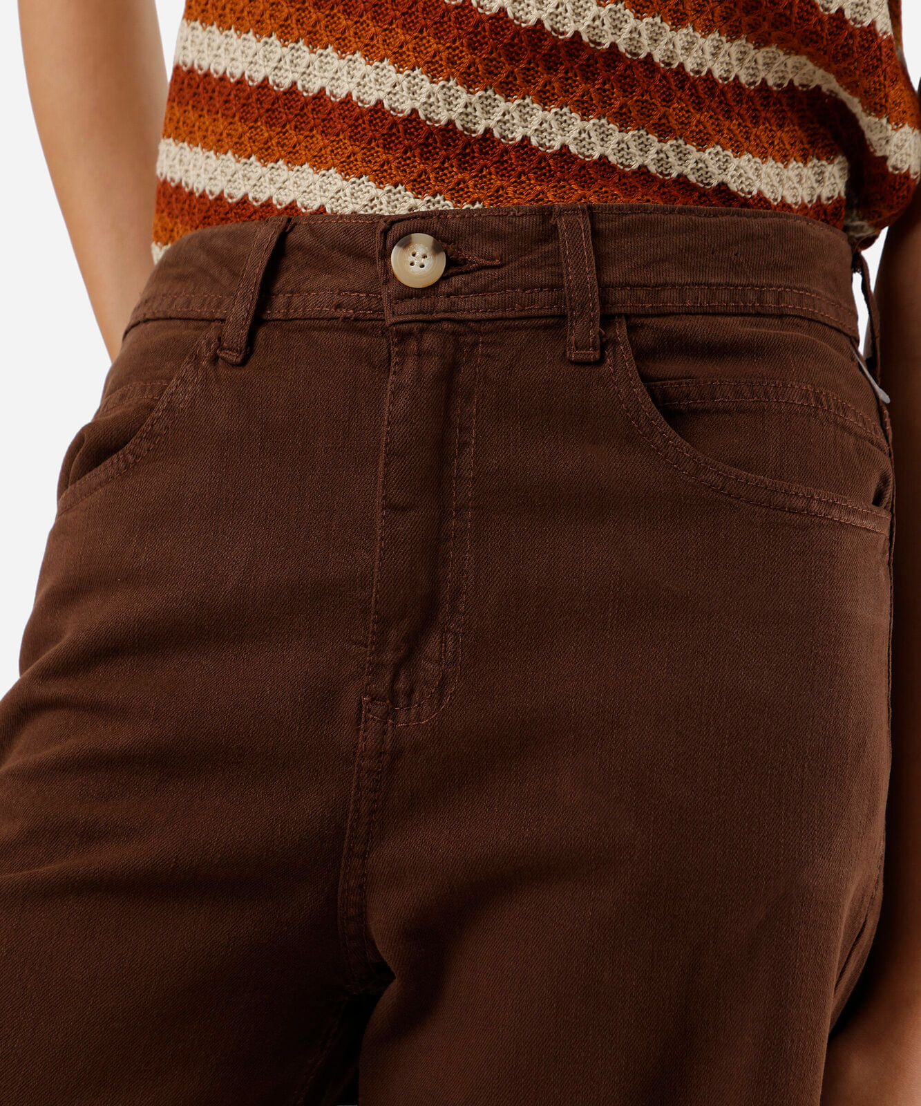 calça wide leg cropped feminina de sarja marrom