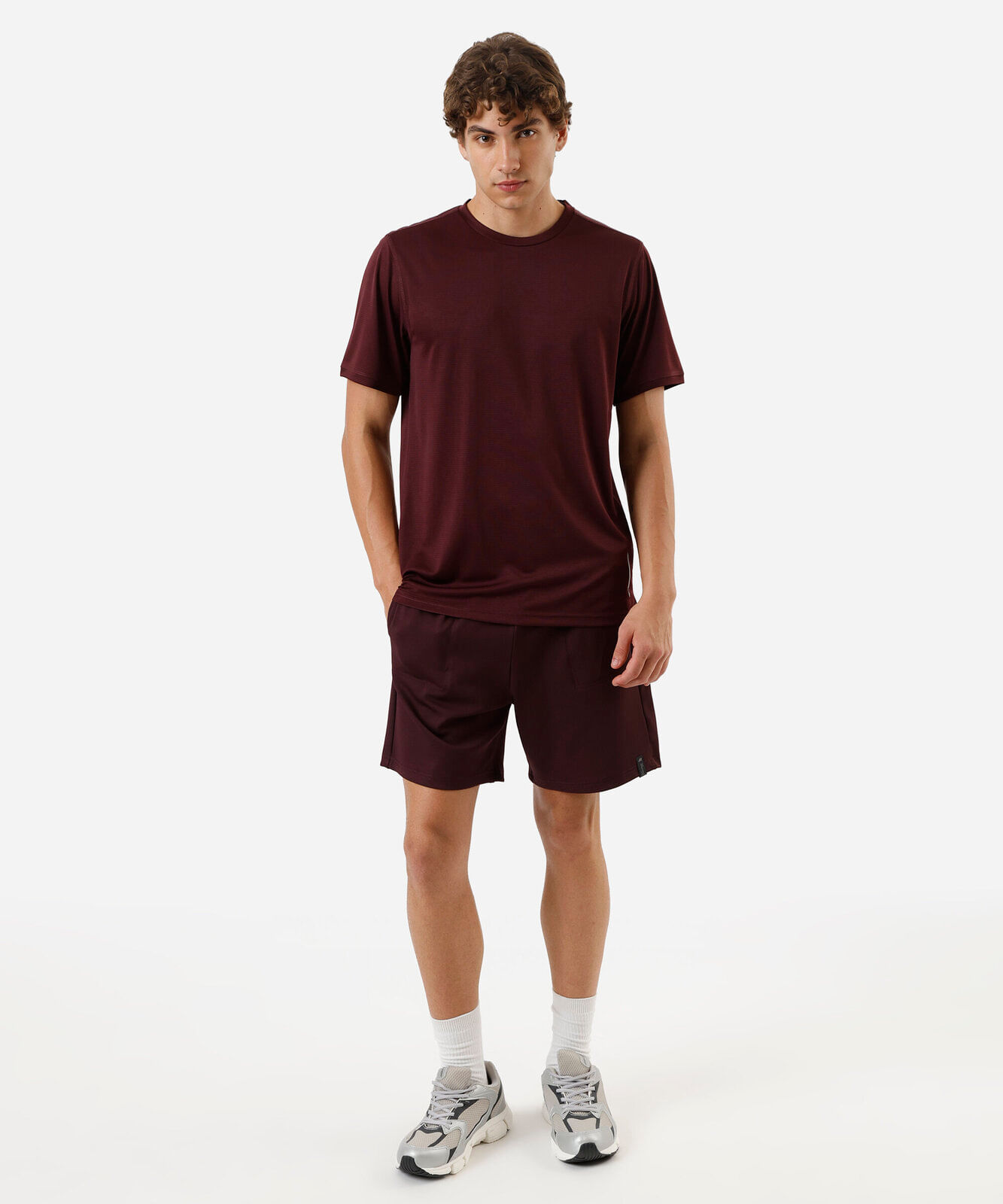 camiseta masculina quadriculada esportiva vinho