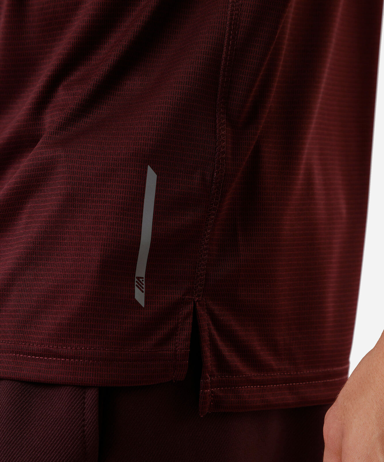 camiseta masculina quadriculada esportiva vinho