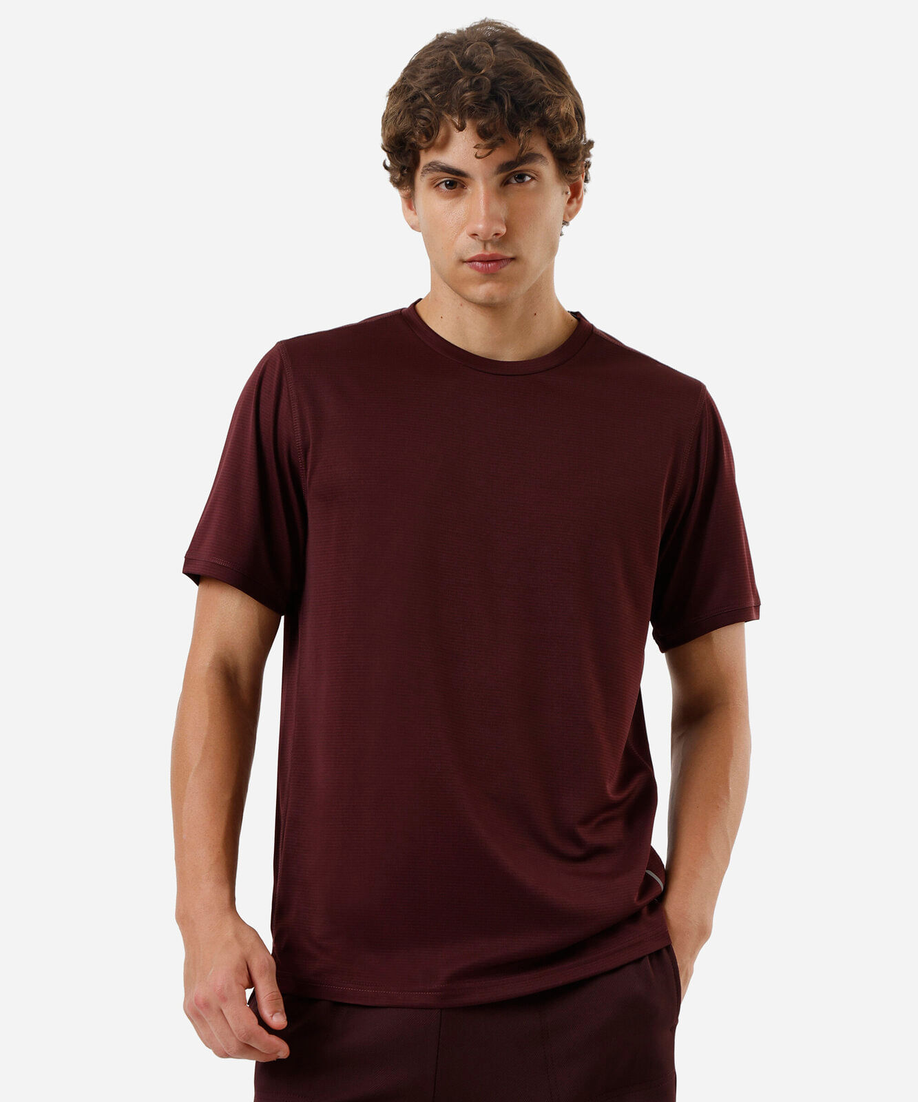 camiseta masculina quadriculada esportiva vinho
