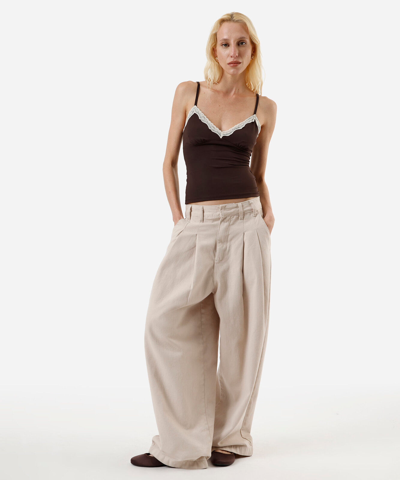 regata alça fina feminina com renda marrom