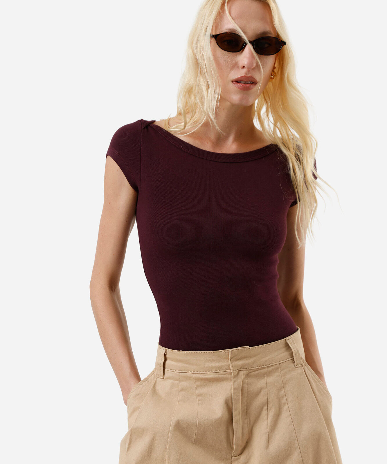 blusa feminina de algodão decote canoa vinho