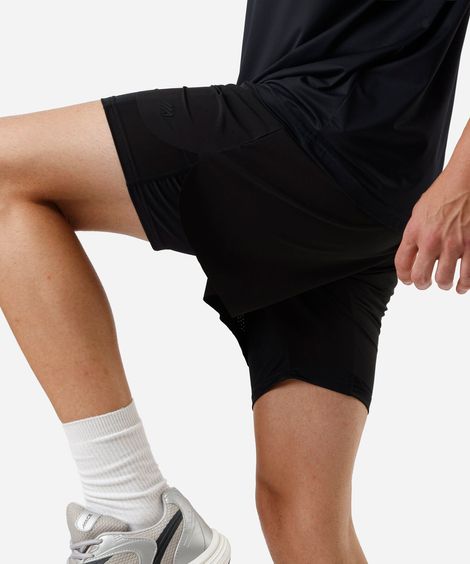 short masculino esportivo com compressão preto