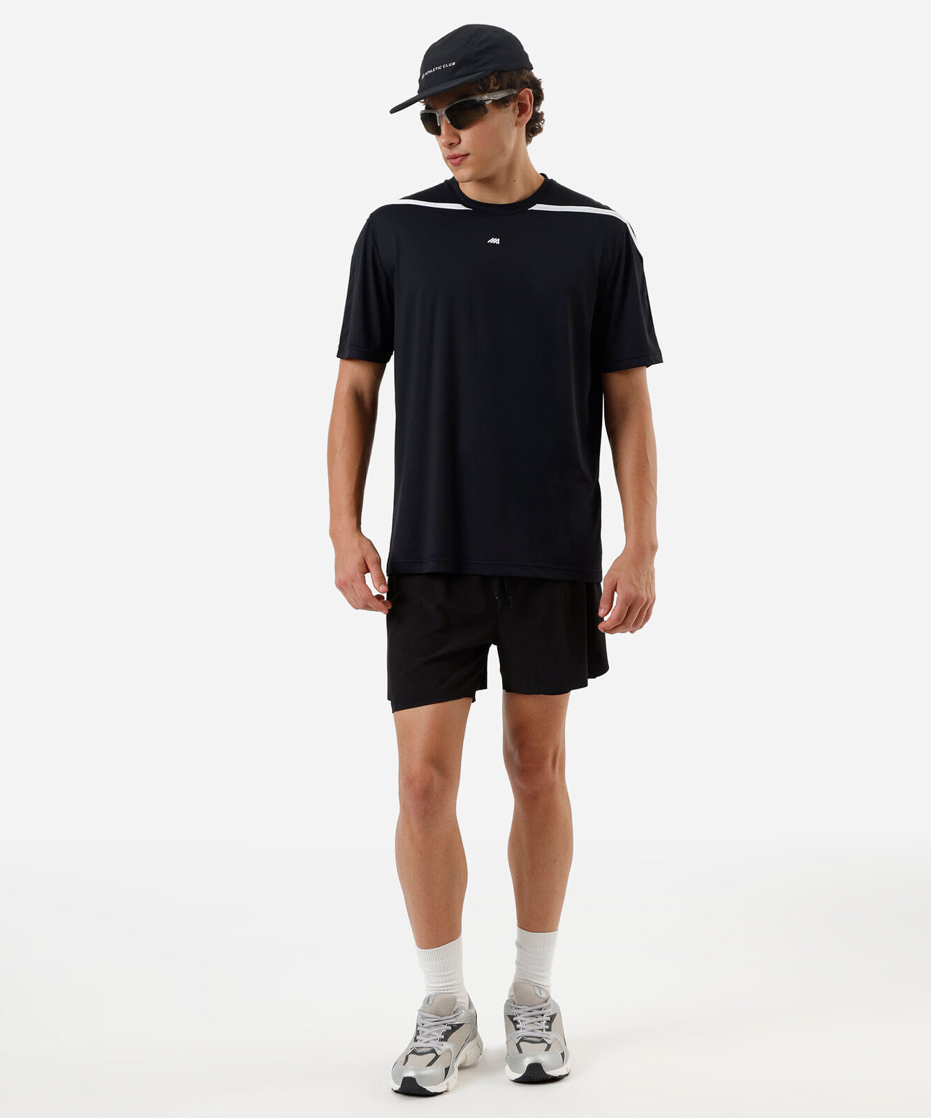 short masculino esportivo com compressão preto