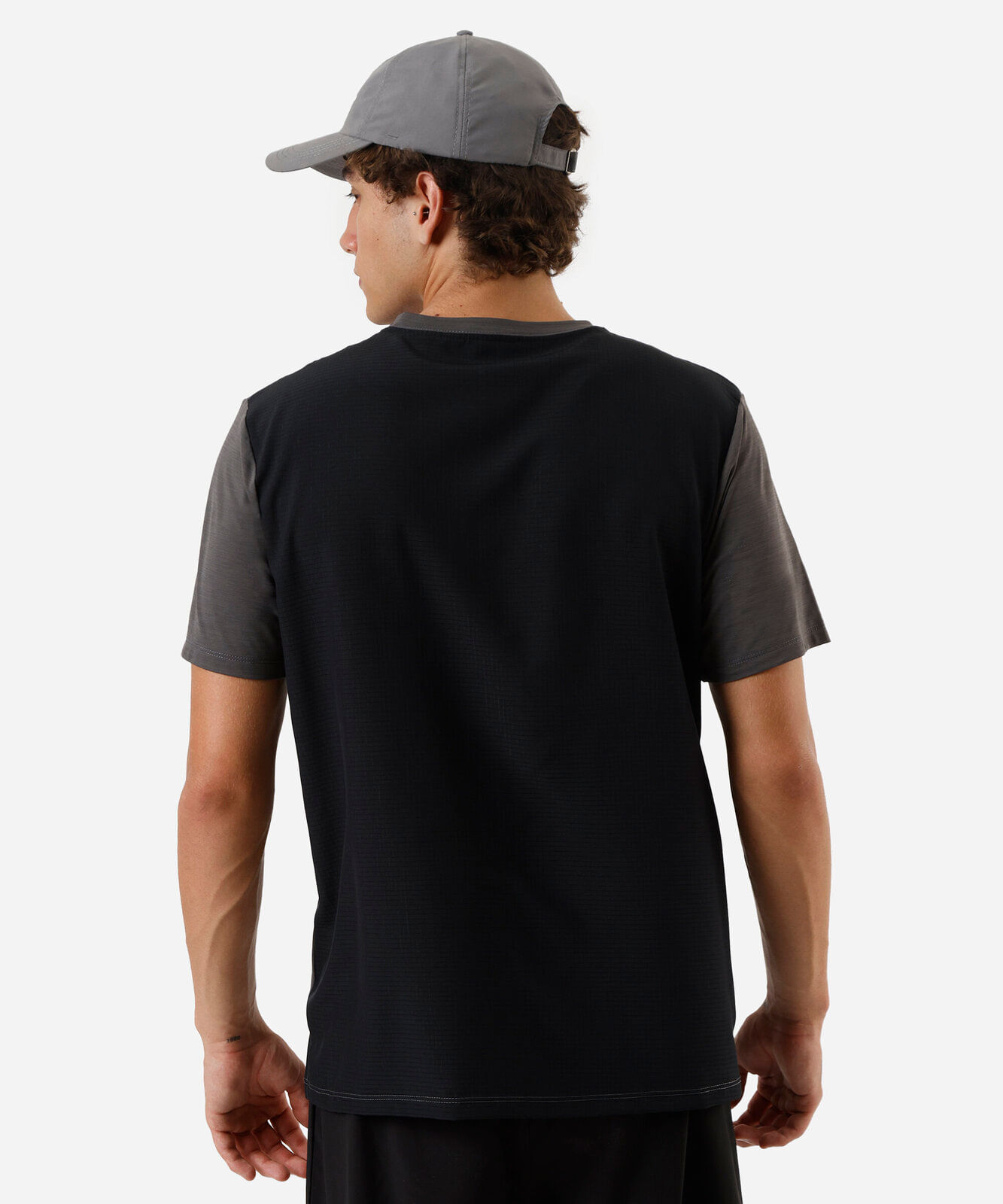 camiseta esportiva masculina bicolor preta