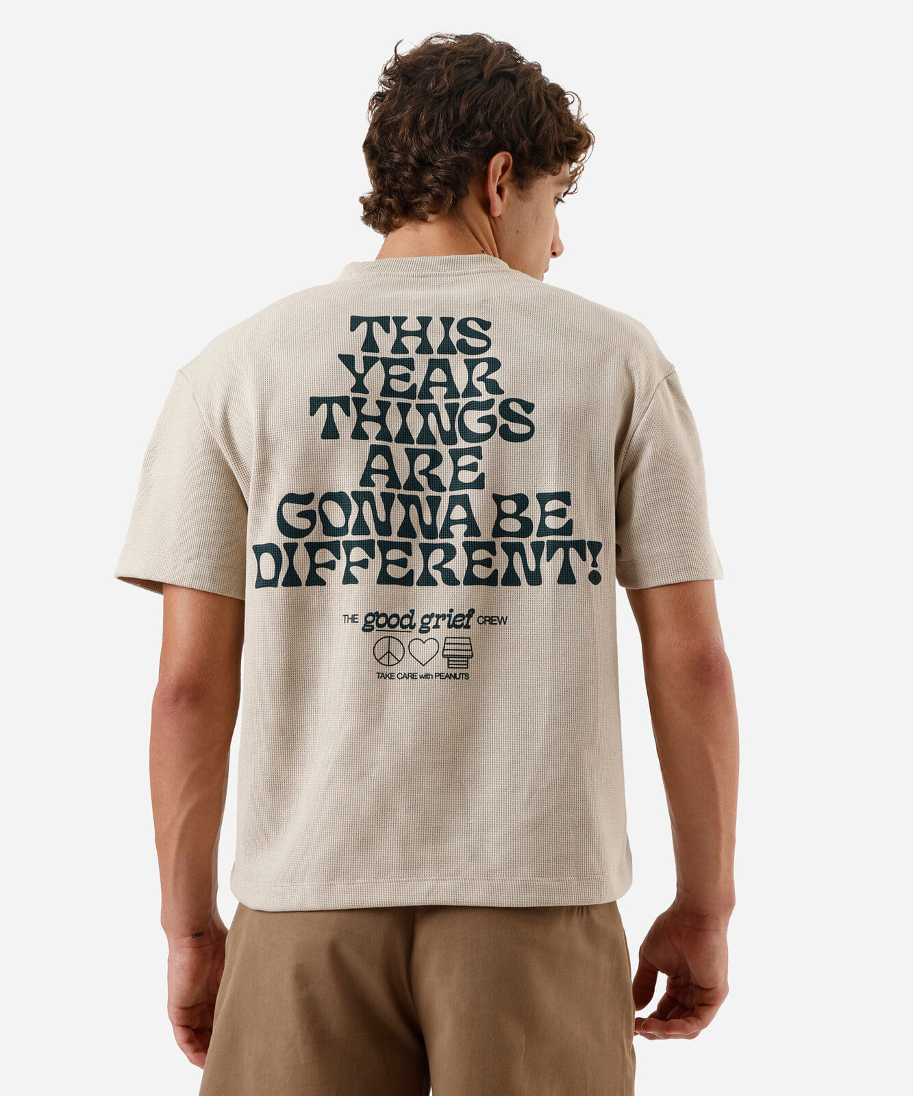 camiseta masculina texturizada snoopy bege