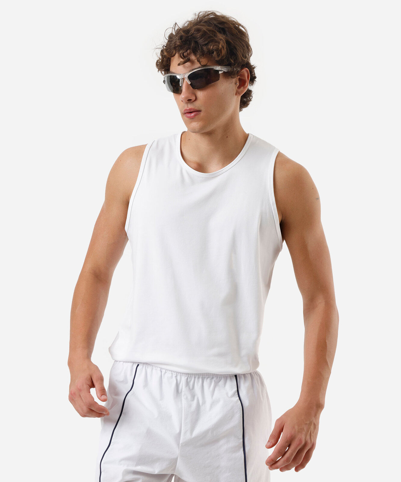 regata esportiva masculina branca