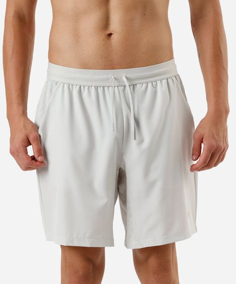 short masculino esportivo com recortes cinza
