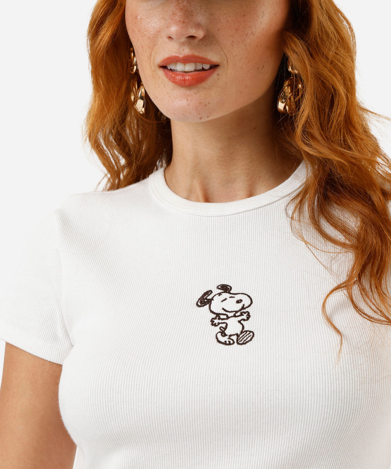 camiseta baby look feminino snoopy off white
