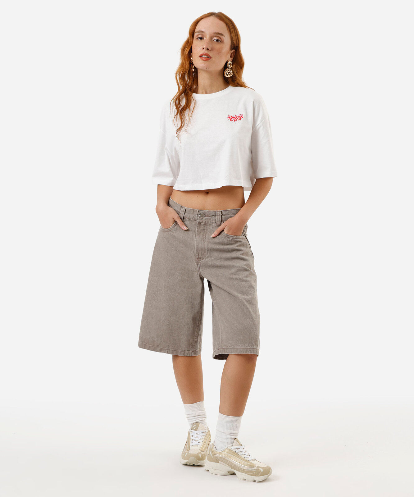 camiseta feminina cropped hello kitty bala off white