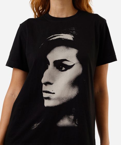 camiseta feminina amy winehouse preta