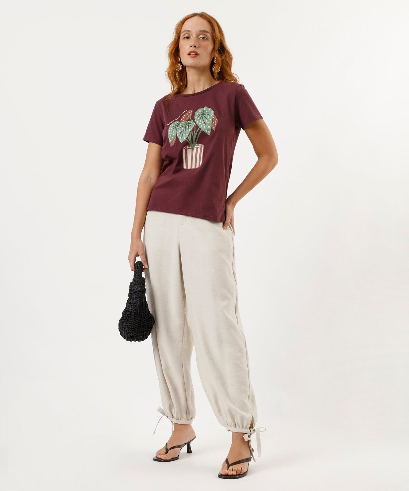 camiseta feminina begônia vinho