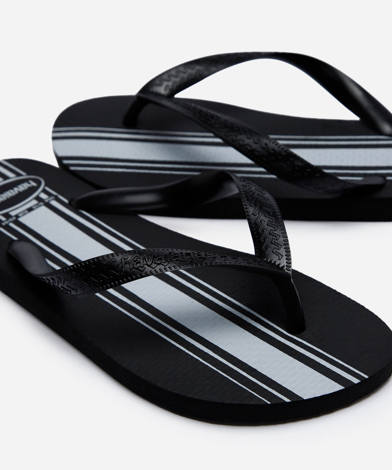 chinelo havaianas listrado preto