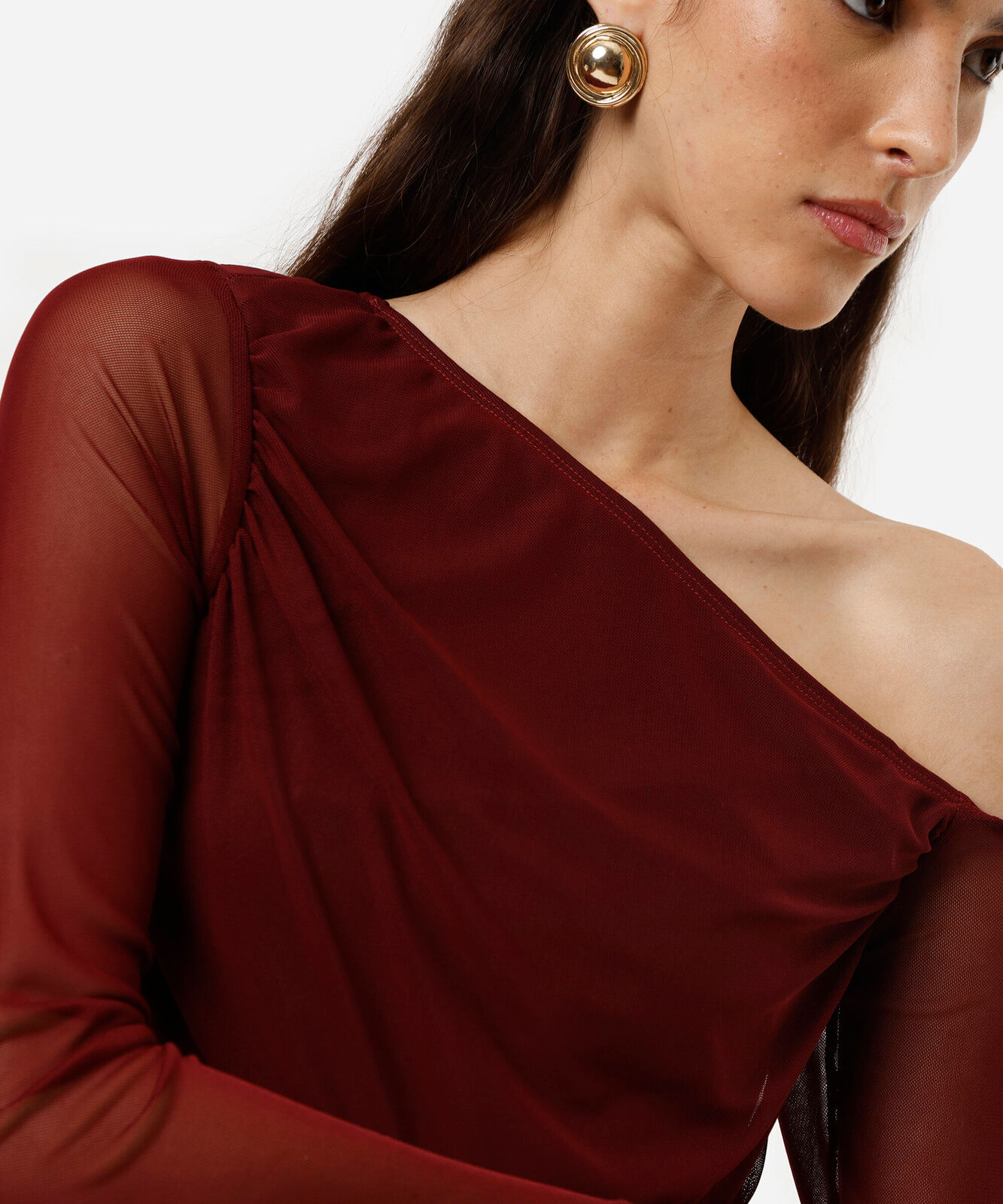blusa feminina de tule manga longa assimétrica vinho