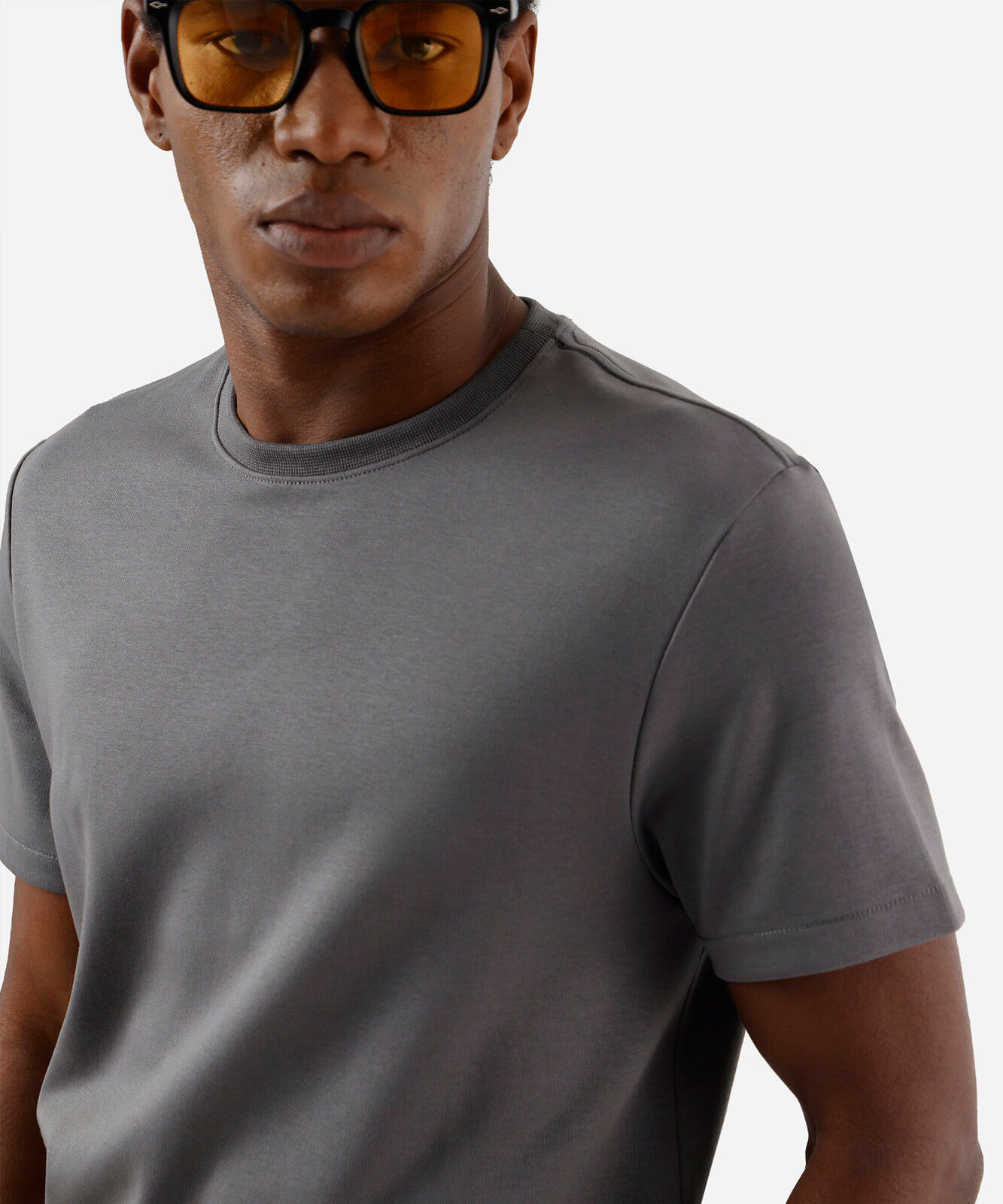 camiseta masculina de algodão peruano slim fit cinza