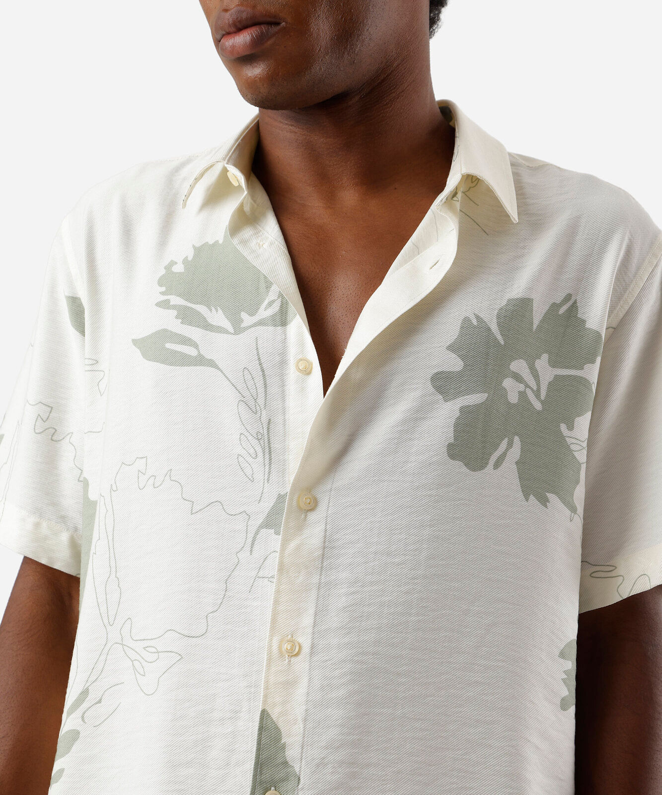 camisa masculina com viscose floral off white