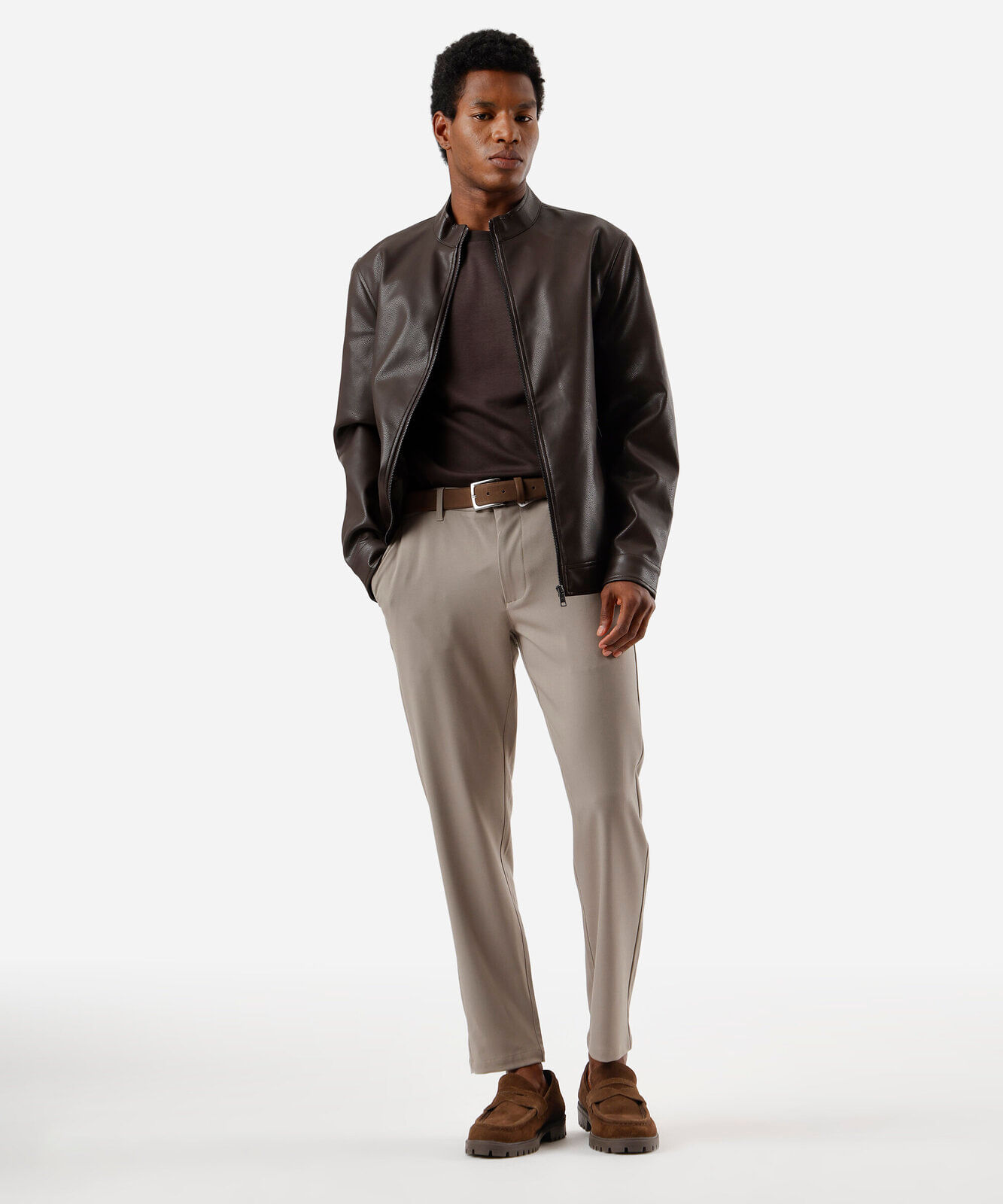 jaqueta slim fit masculina de poliuretano marrom