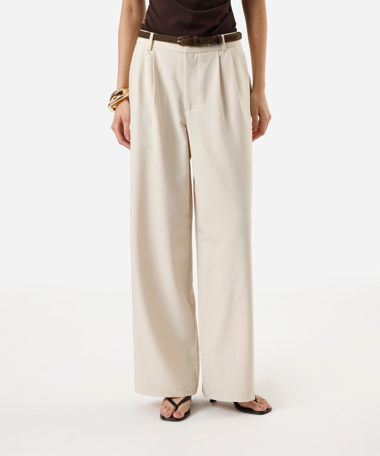 calça de alfaiataria feminina com pregas bege