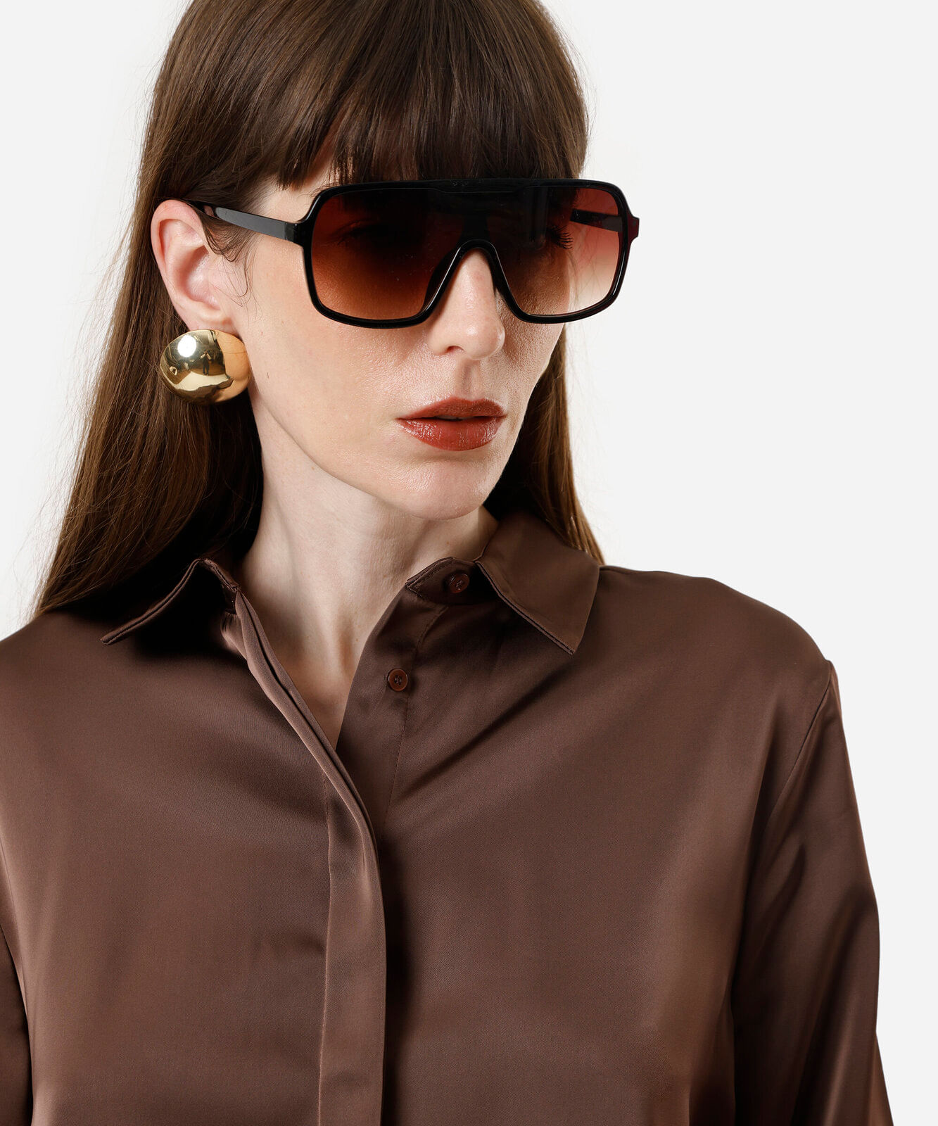 camisa feminina acetinada oversized marrom