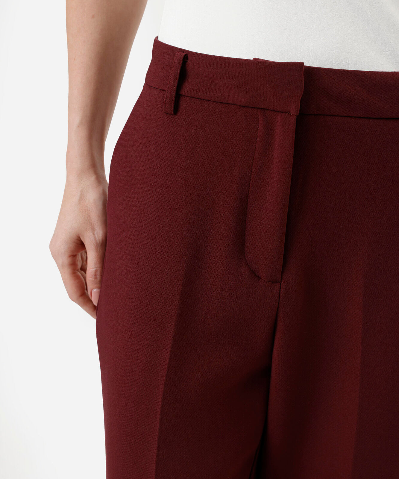 calça flare feminina de alfaiataria vinho