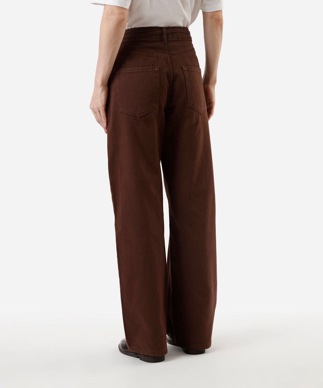 calça oversized feminina de sarja cintura média marrom
