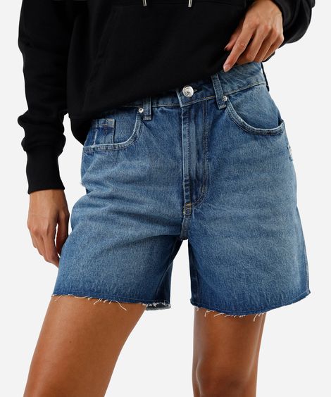 short midi jeans mom cintura super alta barra fio azul