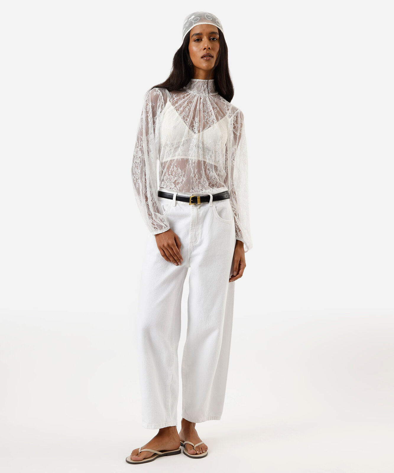 bata feminina de renda com gola laço floral off white