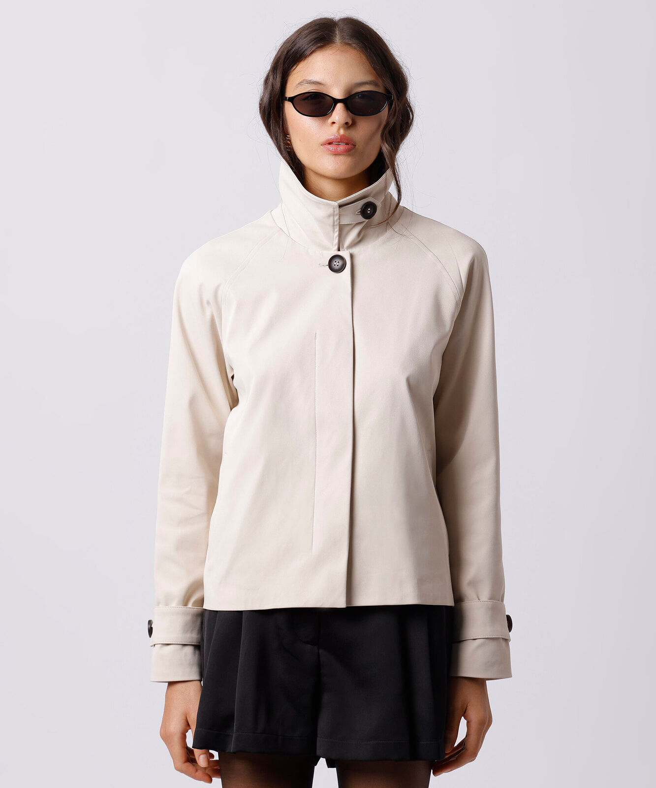 casaco trench coat cropped feminino mindset bege