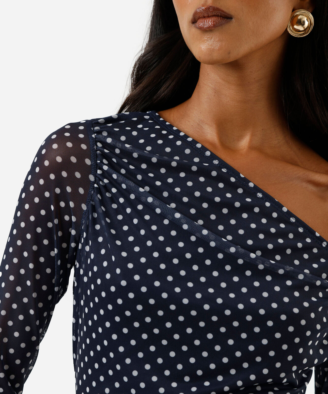 blusa feminina de tule assimétrica manga longa poá azul