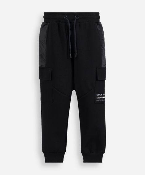 calça jogger cargo infantil de moletom com recortes preta