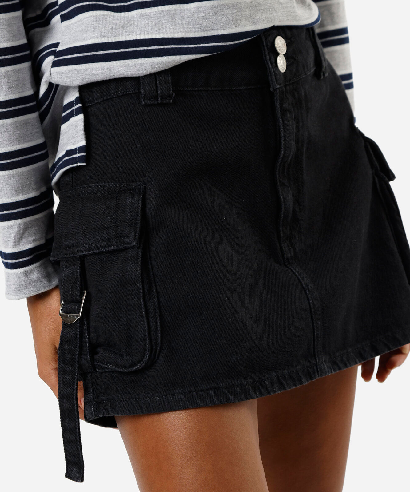 minissaia cargo feminina jeans cintura média preta