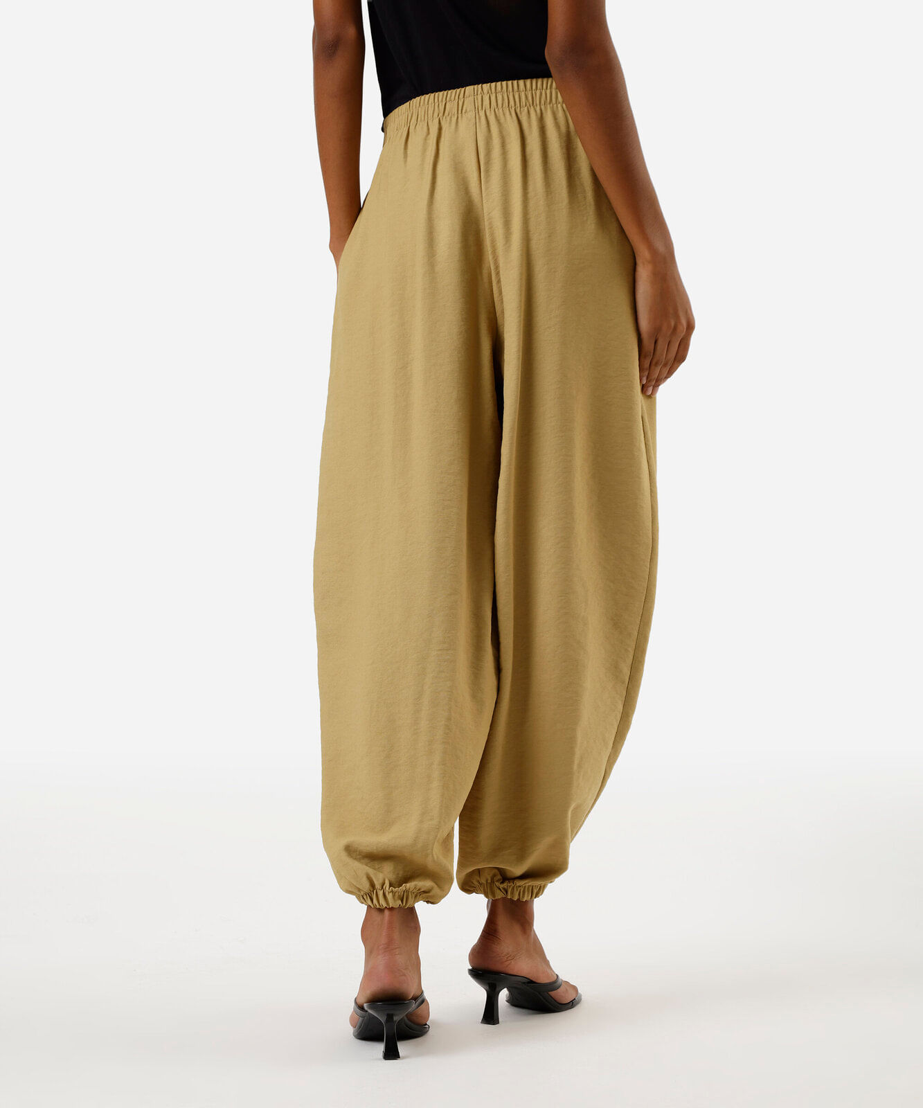 calça balloon de alfaiataria feminina com viscose bege
