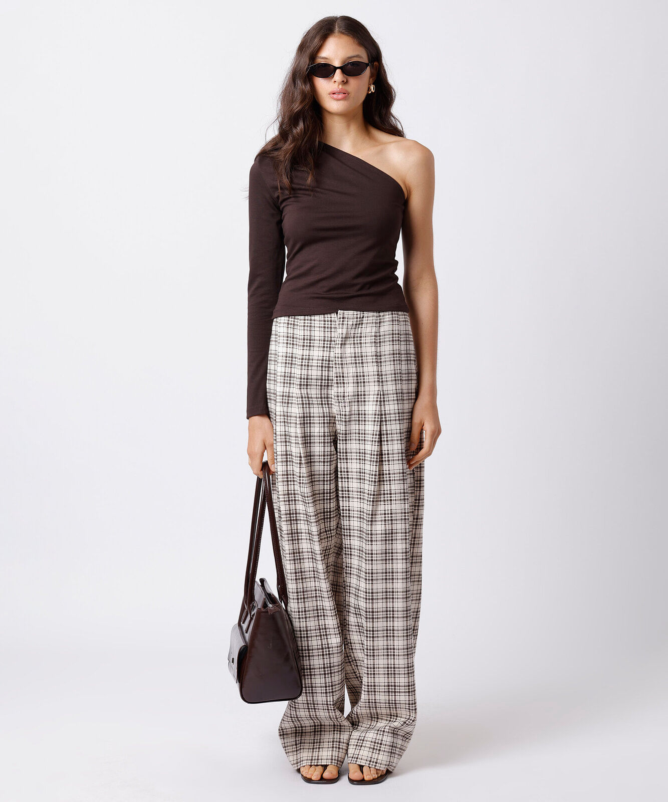 calça feminina de sarja com pregas xadrez mindset colorida