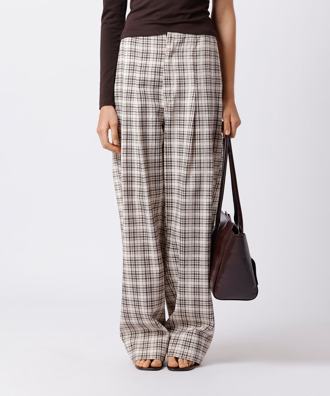 calça feminina de sarja com pregas xadrez mindset colorida