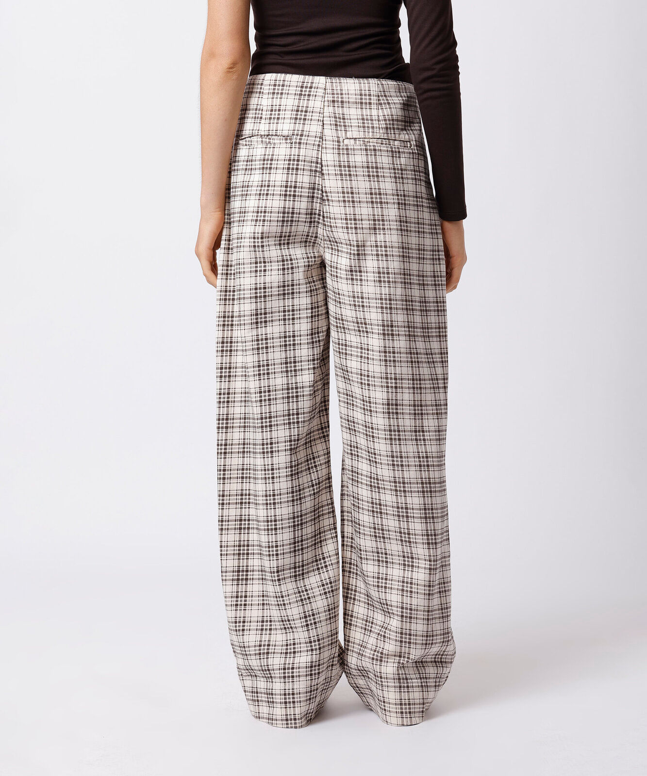 calça feminina de sarja com pregas xadrez mindset colorida