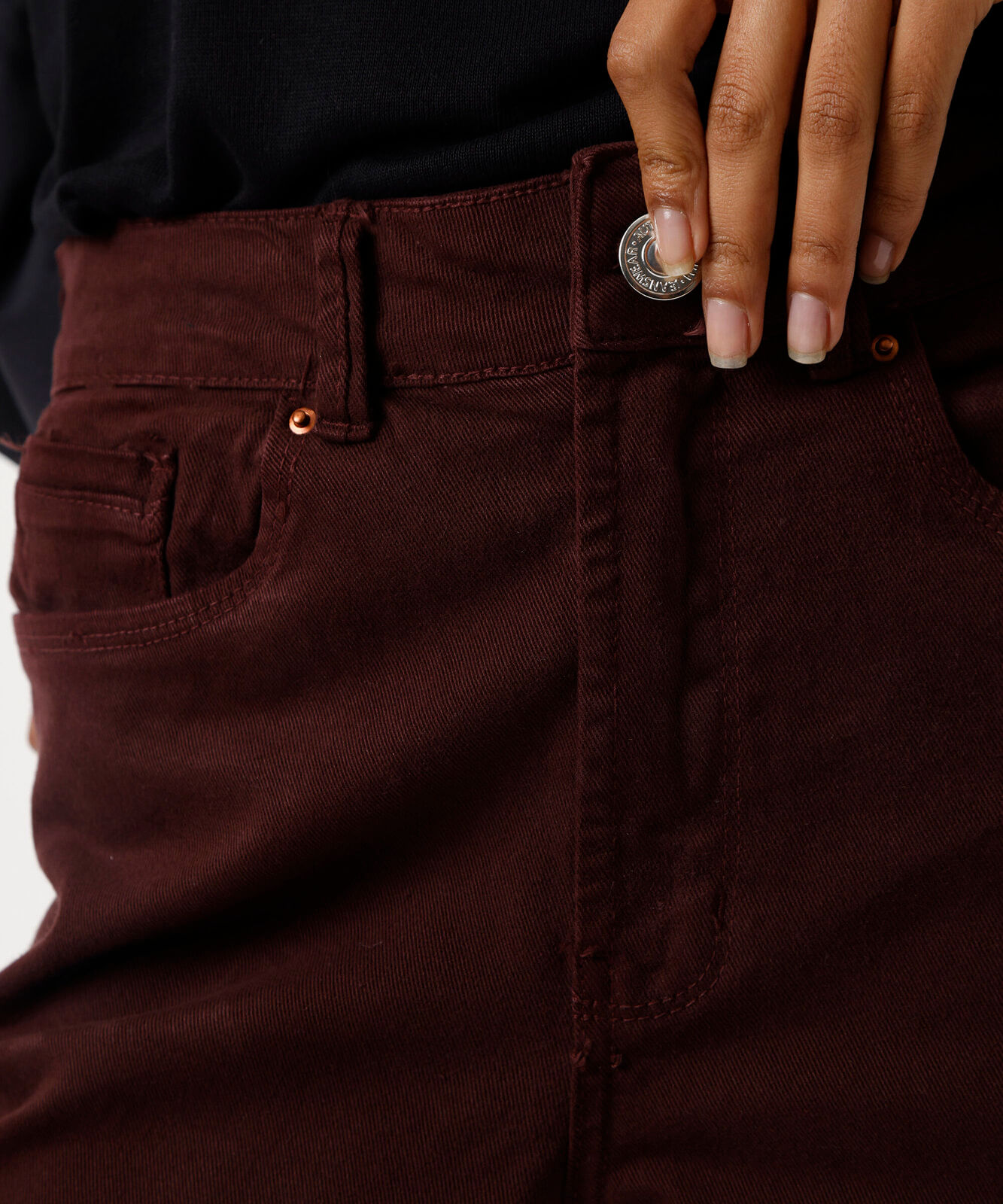 calça sarja boot cut cintura alta vinho