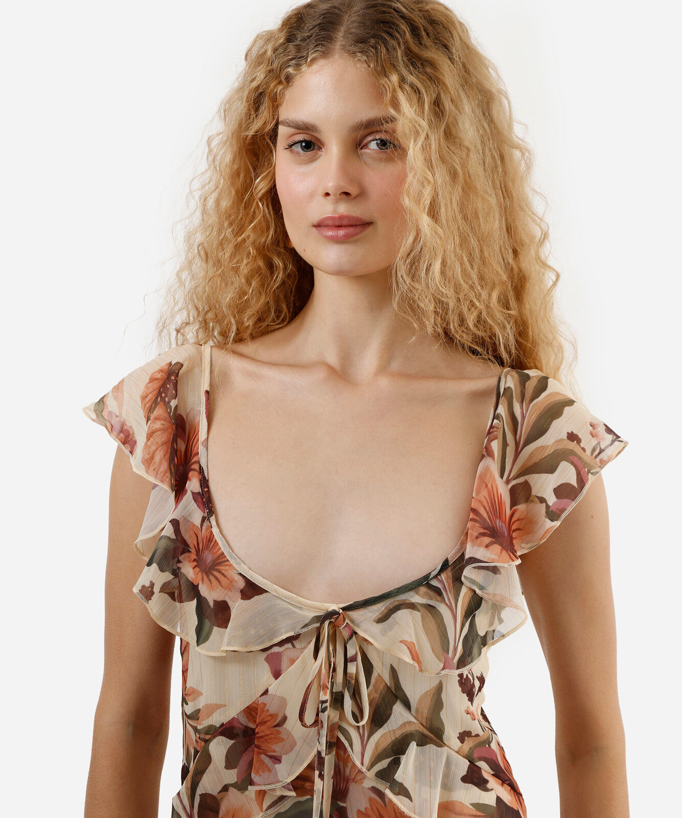 vestido curto feminino com lurex e babados floral colorido