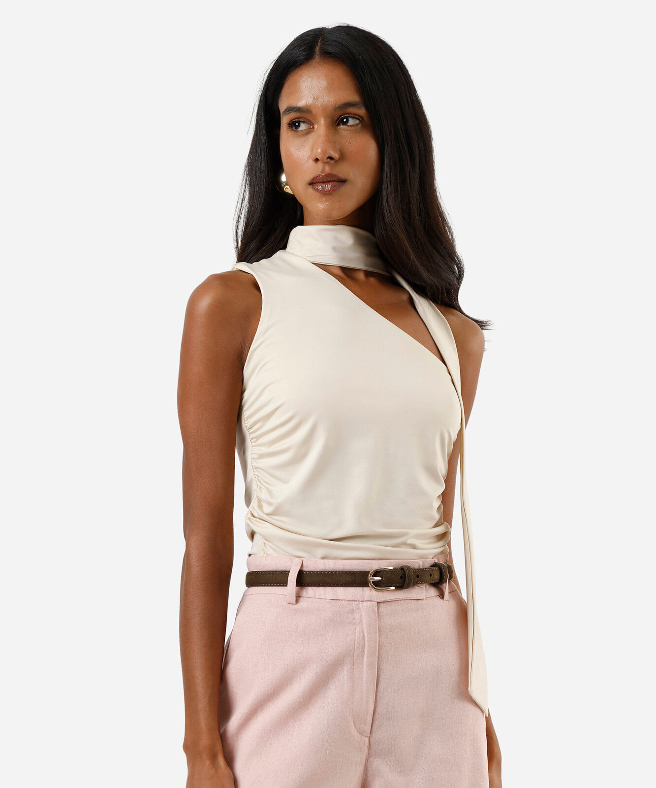 blusa ombro único feminina franzida com amarração bege