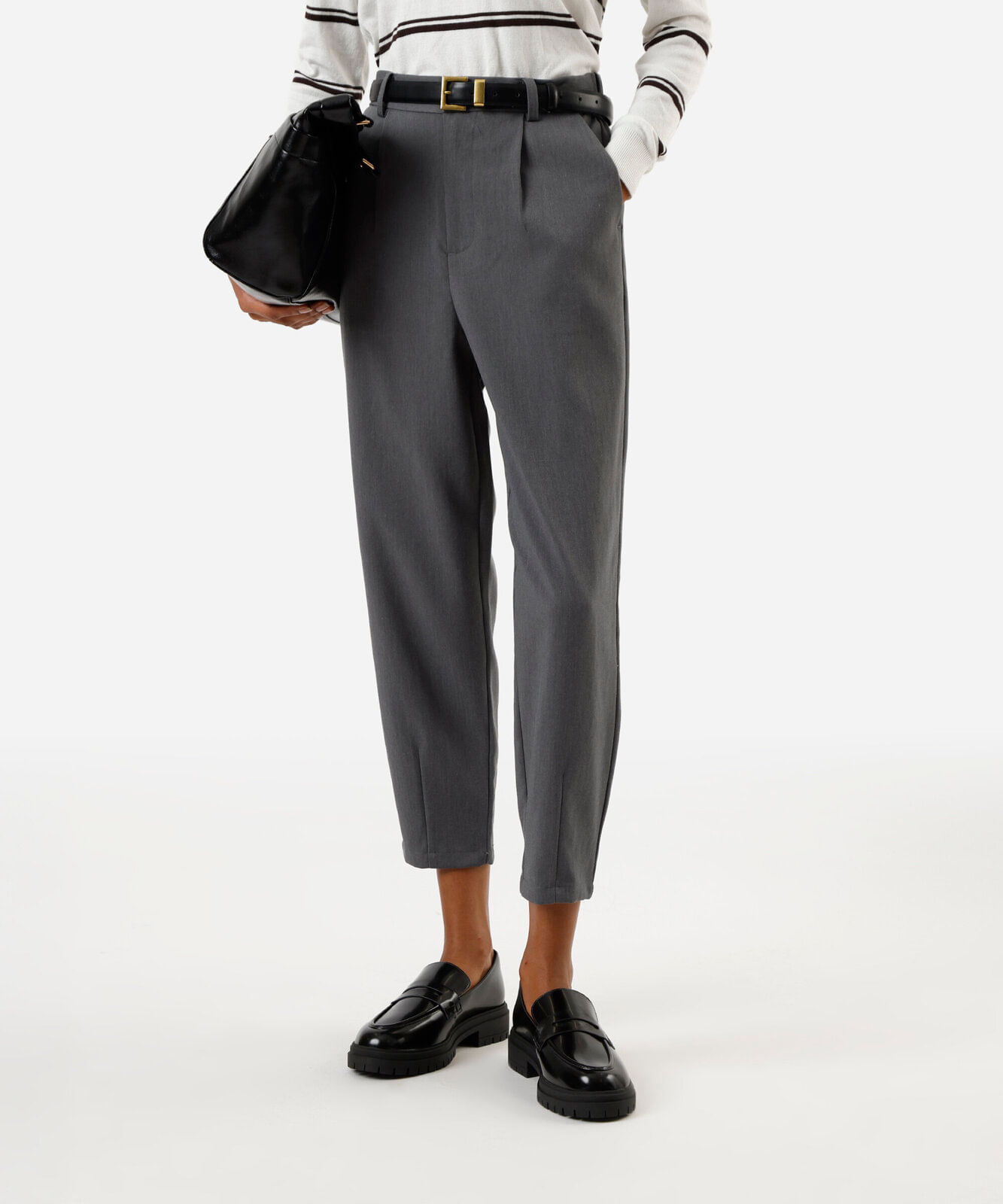 calça feminina de alfaiataria pregas cinza