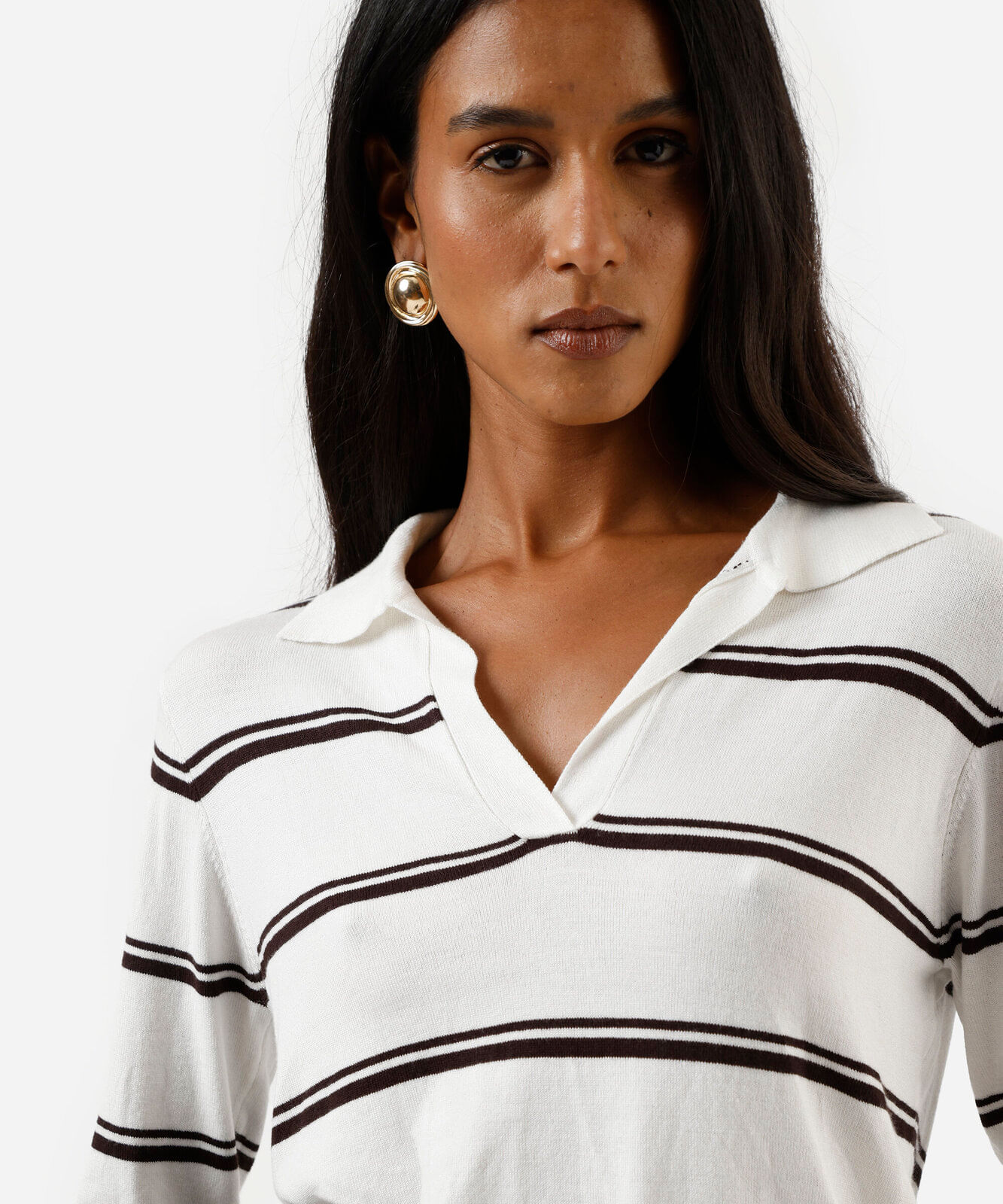 polo feminina em tricot manga longa listrada off white