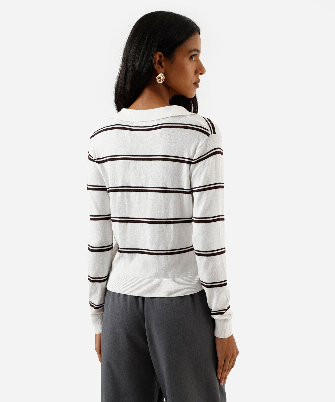 polo feminina em tricot manga longa listrada off white