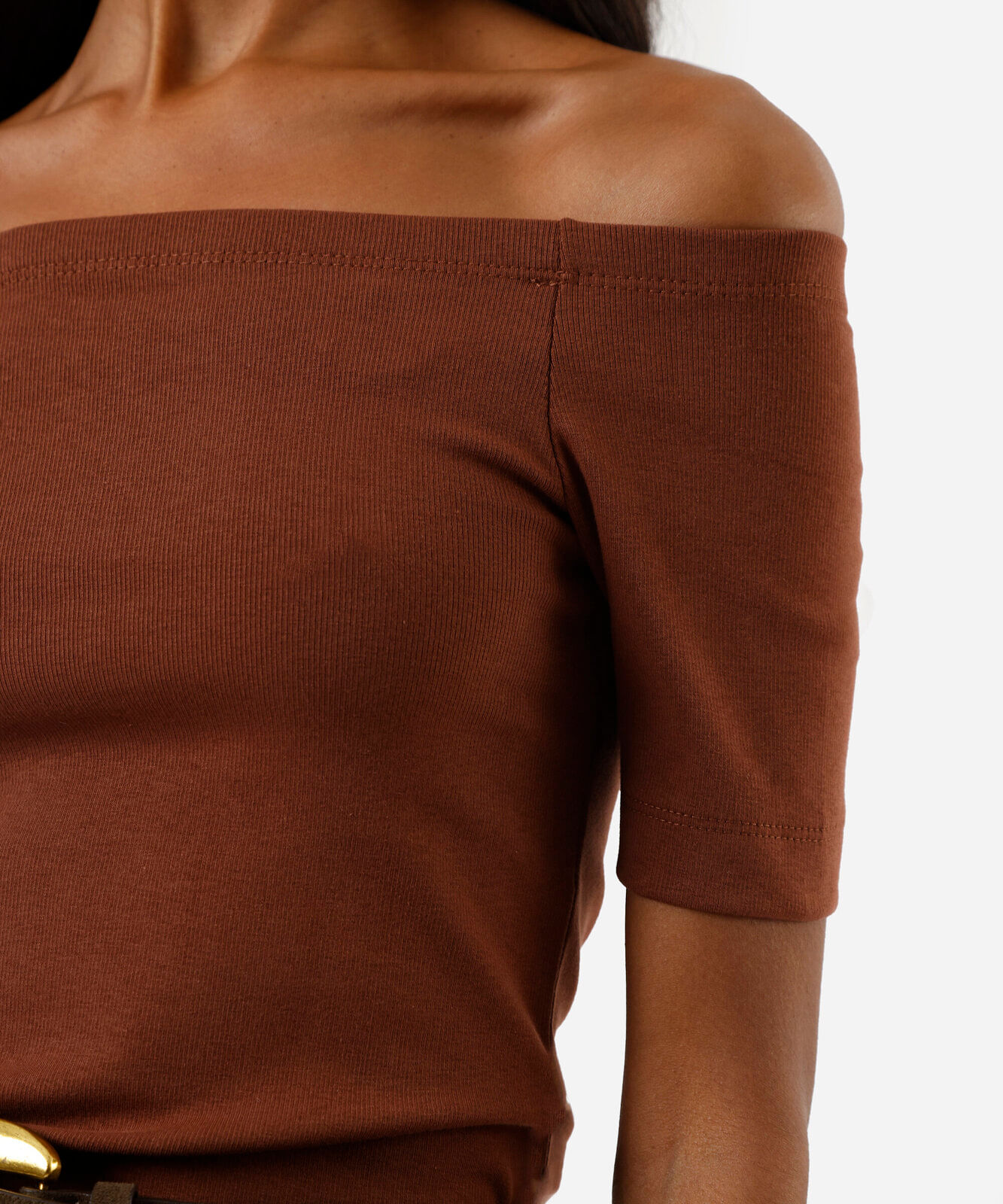 blusa feminina ombro a ombro manga curta marrom