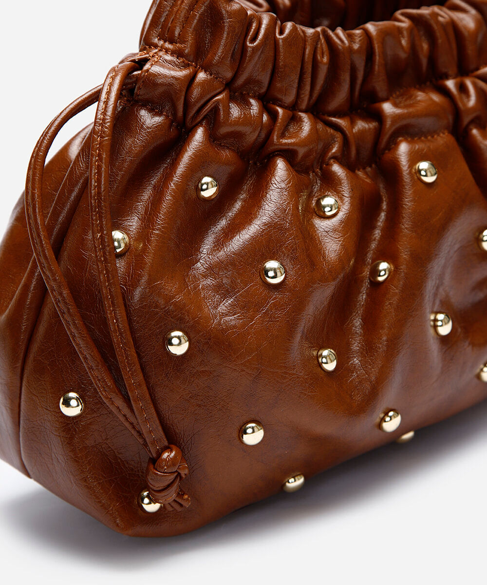 bolsa shoulder tachas marrom