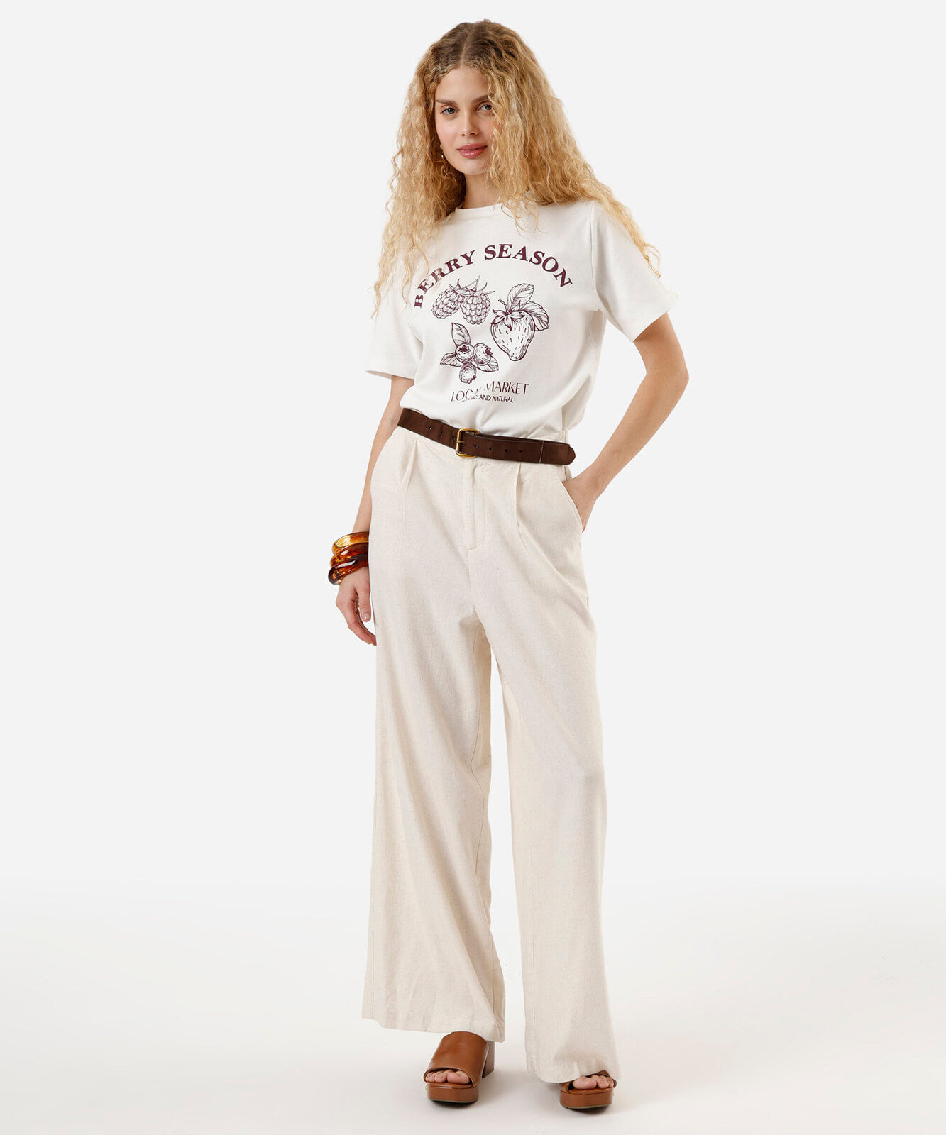 camiseta feminina  local estampada off white