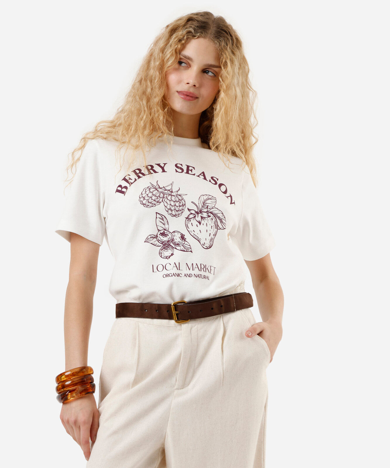 camiseta feminina  local estampada off white