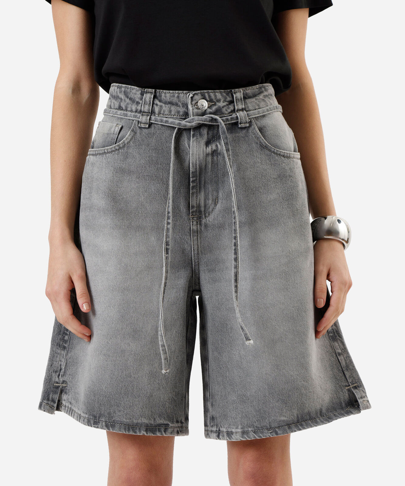 bermuda jorts feminina jeans com cordão cintura média cinza