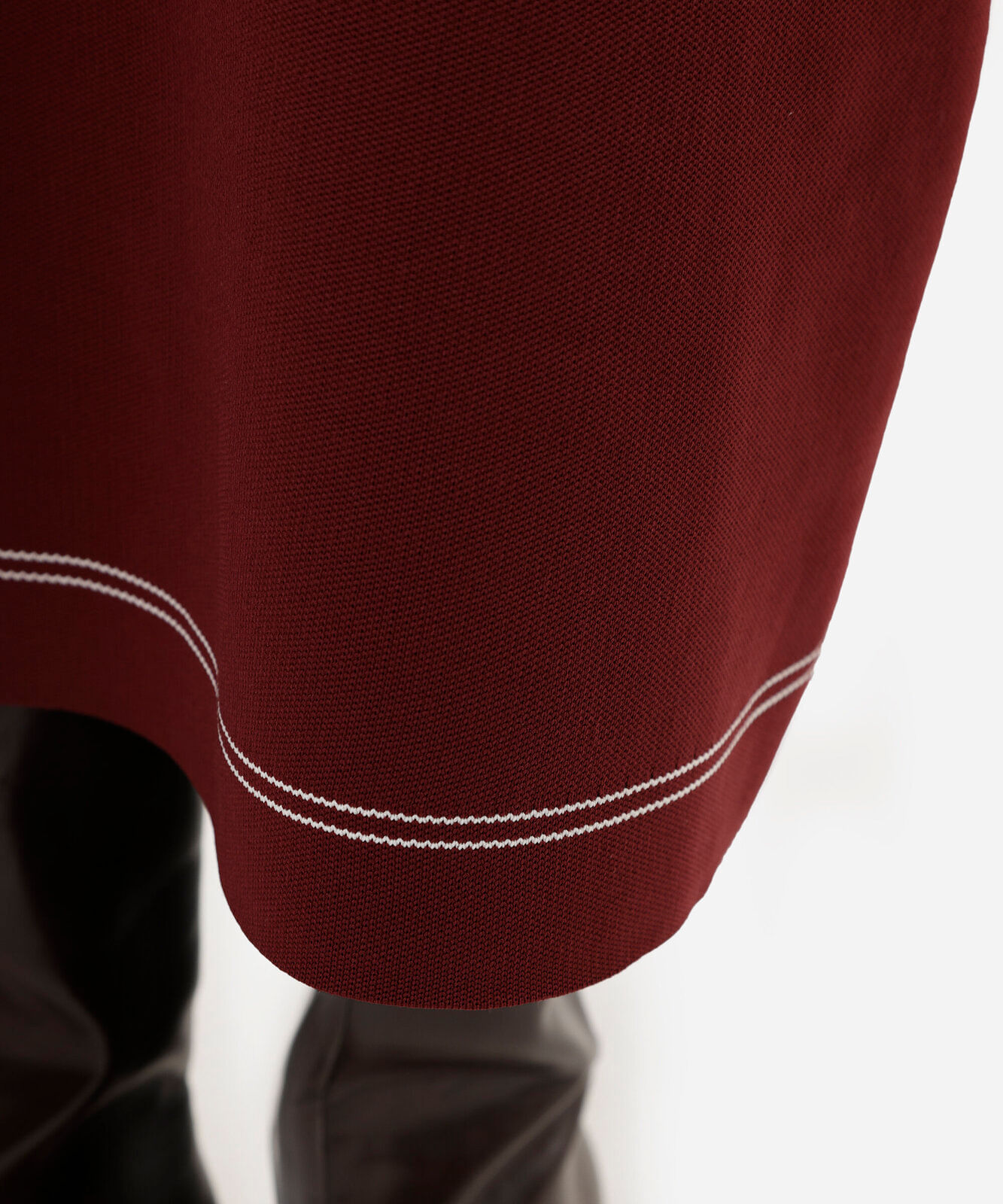 saia midi feminina de tricot com listras vinho