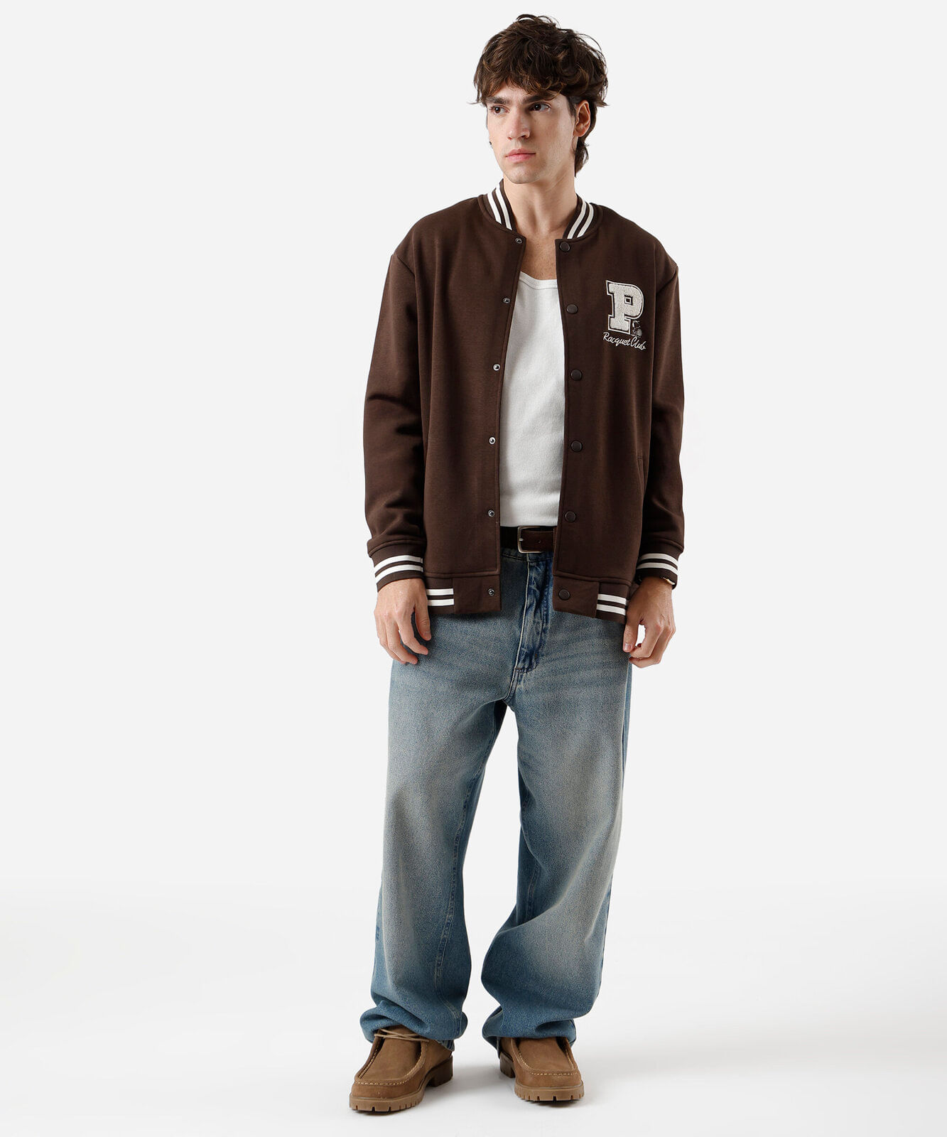 jaqueta bomber college masculina de moletom com bordado peanuts marrom