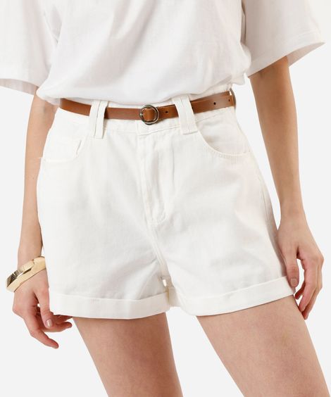short feminino mom com cinto off white