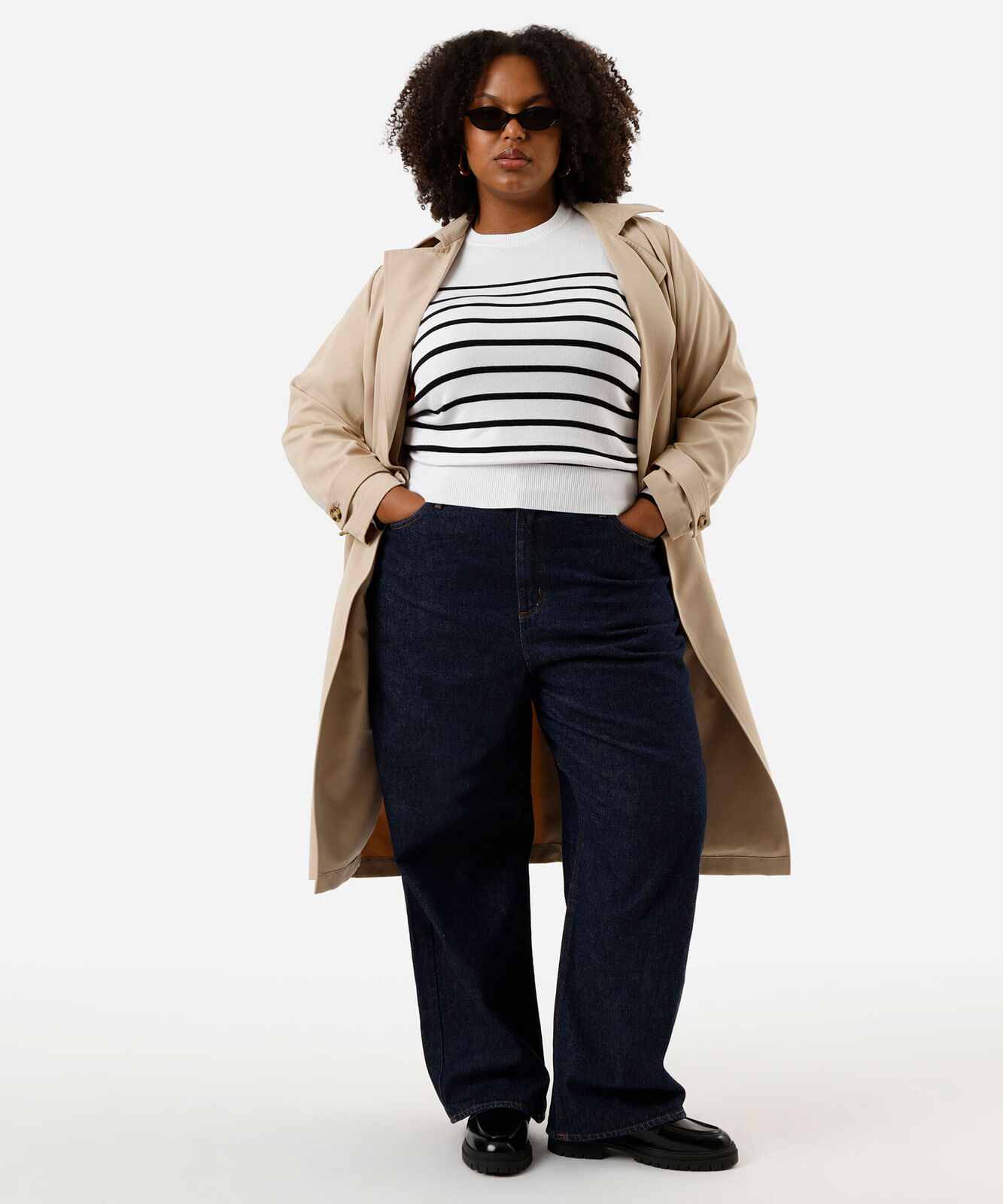 suéter de tricot manga bufante listrada plus size off white